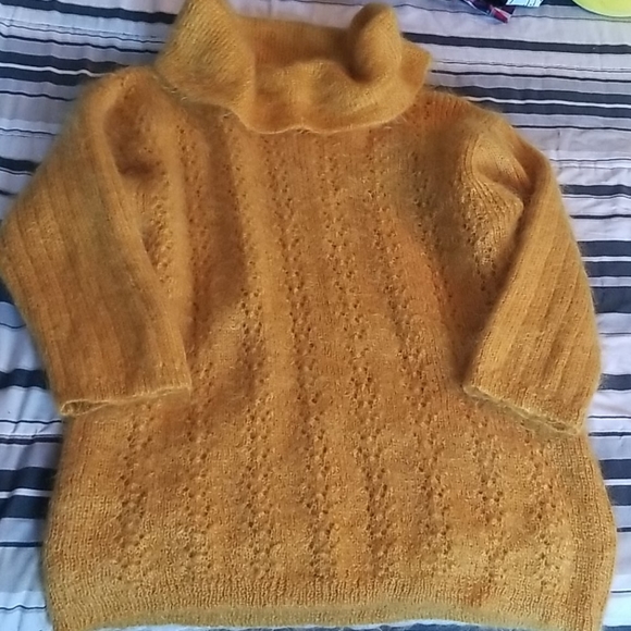 Sweater - Picture 3 of 5